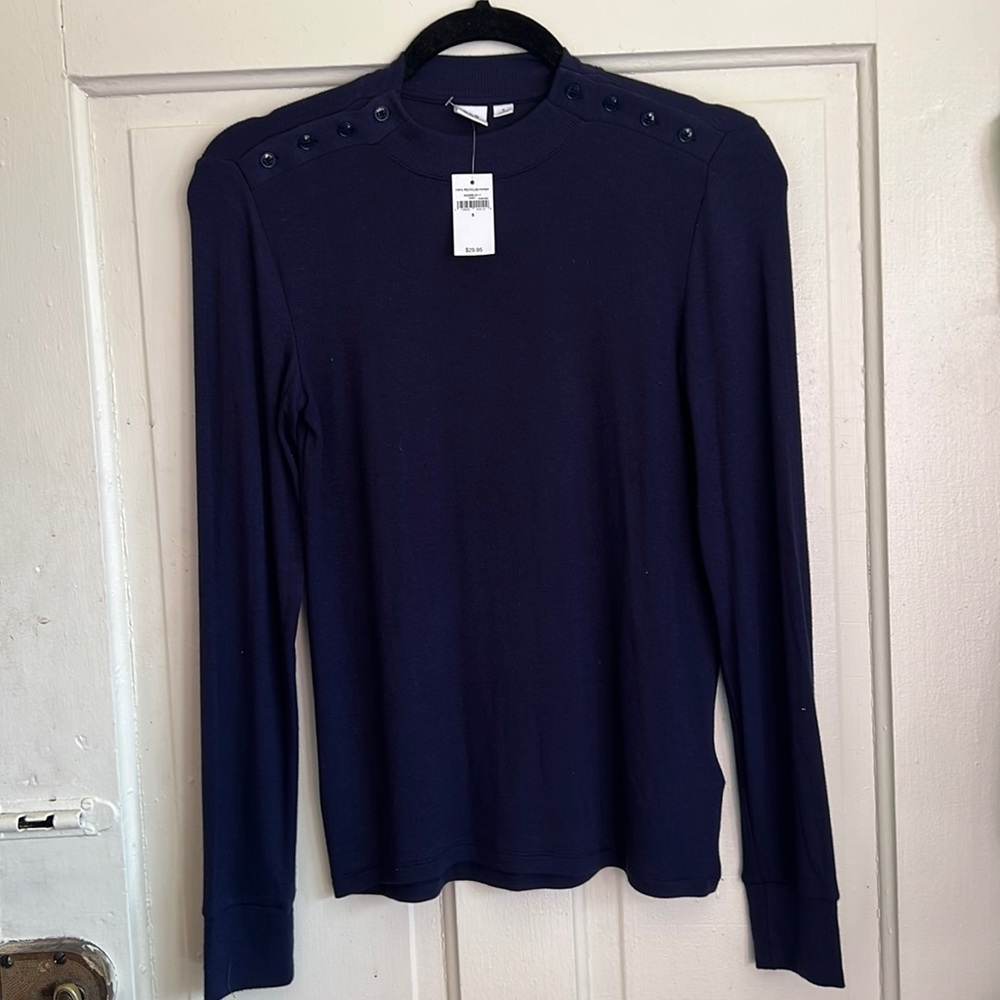 Super Soft Navy Long Sleeve Light Weight Sweater Shirt Gap S with Tags!